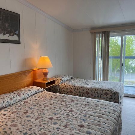 Sea Raven Motel Queen Charlotte Экстерьер фото