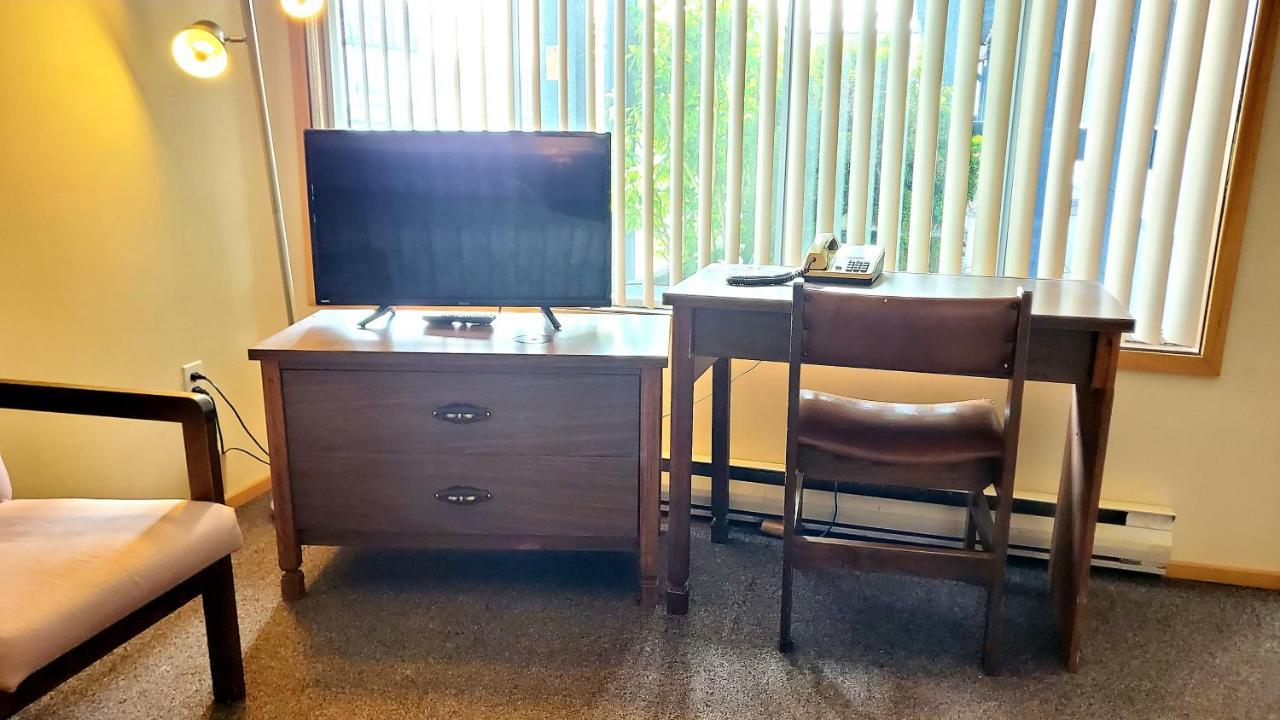 Sea Raven Motel Queen Charlotte Экстерьер фото