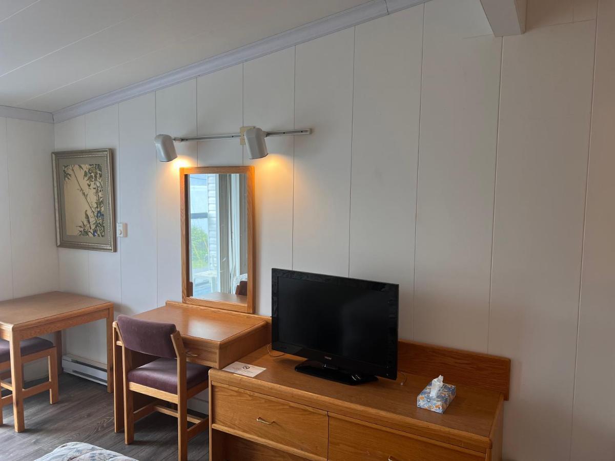 Sea Raven Motel Queen Charlotte Экстерьер фото